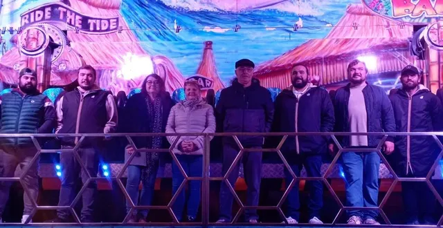 photo  organisateurs et élus ont inauguré la fête foraine.  &copy;  ouest-france 