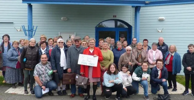 photo  les participants ont posé pour la photo de classe juste avant d’entrer dans la salle.  &copy;  le maine libre 