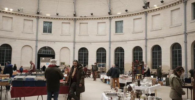 photo  les puces alençonnaises à la halle aux blés d’alençon (orne).  &copy;  ouest-france 