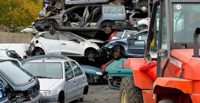 photo  les gendarmes traquent des décharges de voitures abandonnées dans l’orne (photo d’illustration).  &copy;  archives ouest-france 