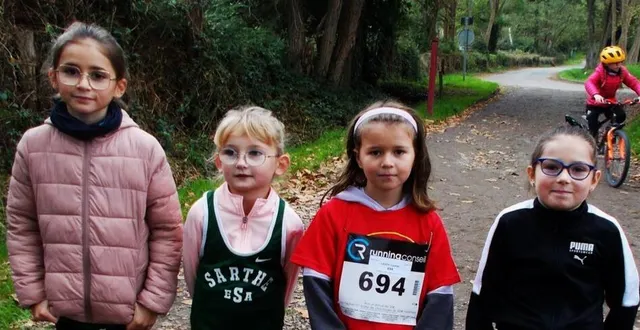 photo  les filles au rendez-vous de la compétition.  &copy;  club sca 