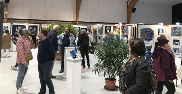 photo  en 2023, pendant deux jours, près de 700 personnes ont visité l’exposition du salon des artistes de la vère. cette année, avec une journée de plus, l’association espère atteindre les 1 000 visiteurs.  &copy;  archives ouest-france 