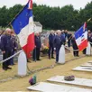 photo  le 1er novembre, les sapeurs-pompiers, les élus et les membres des anciens combattants locaux ont déposé une gerbe sur les six tombes des morts pour la france de la première et seconde guerre mondiale, au cimetière. les pompiers et les adhérents de l’unc (union nationale des combattants) ont profité de leur venue au cimetière pour se recueillir sur les tombes de leurs compagnons. 