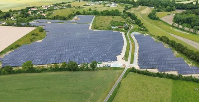 photo  la ferme solaire du pressoir, au lude au sud-est de la flèche (sarthe), doit commencer à produire dans le courant de ce mois de novembre 2024.  &copy;  iel 