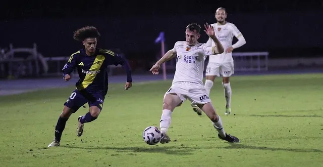 photo  alexandre lauray et ses coéquipiers du mans fc (national) n’ont pas réussi à éviter la défaite sur le terrain d’aubagne, vendredi 8 novembre 2024.  &copy;  jean-yves cadeddu/la provence / maxpp 