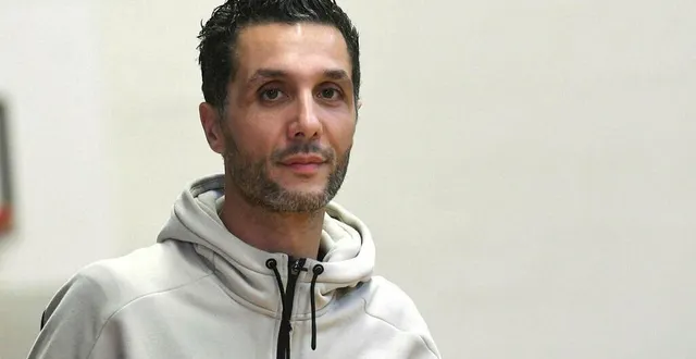 photo  nadir naidji et les saumuroises disputent leur troisième match consécutif dans leur salle des hauts-sentiers, ce samedi 9 novembre contre la rochelle.  &copy;  co - michel durigneux 