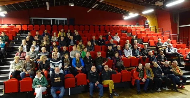 photo  les bénévoles sont fin prêts pour la 8e édition des 10 km du maine libre et la 60e édition du cross le maine libre-allonnes-sarthe.  &copy;  le maine libre 