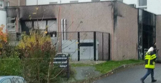 photo  le mans, dimanche 10 novembre 2024. l’incendie s’est déclaré au niveau du sas ambulances de la clinique.  &copy;  collection privée 