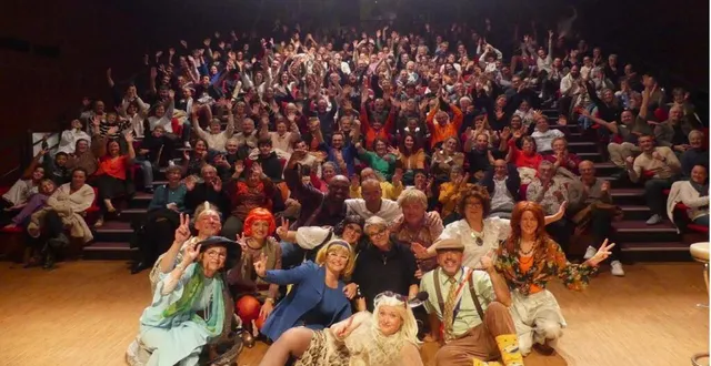 photo  à l’issue de cette comédie désopilante, les comédiens et le public ne font plus qu’un.  &copy;  ouest-france 