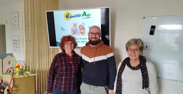 photo  de gauche à droite : catherine dubreuil intervenante kiné ouest, charly blin animateur la ruche centre social et claire bruneau, élue au ccas de laigné-en-belin.  &copy;  le maine libre 