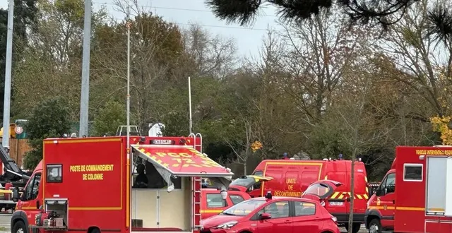 photo  un périmètre de sécurité a été mis en place dans la zone du magasin auchan, à la chapelle--saint-aubin, près du mans, après l’accident d’un camion transportant des produits chimiques, mardi 12  &copy;  ouest-france 