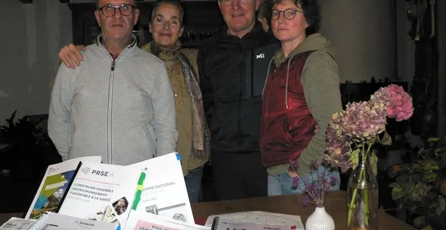 photo  de gauche à droite : lionel olivier, trésorier de l’association bien vivre à congé, françoise besnard, présidente, et emmanuel et myriam boudon, membres.  &copy;  ouest-france 