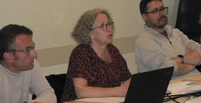 photo  les élus de beaumont-sur-sarthe, avec la maire, lea duval.  &copy;  ouest-france 