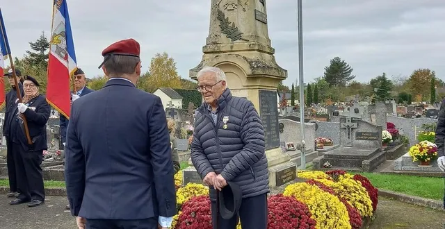 photo  lundi, yvon guedon, qui a servi six mois en algérie en 1956, a reçu la médaille commémorative d’afrique du nord.  &copy;  ouest-france 