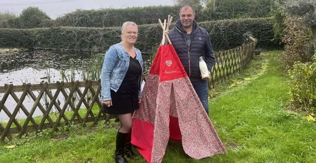 photo  miguel bruno et aurélie doiteau vont inaugurer leur 10e marché de noël à la ferme de l’etournière.  &copy;  ouest-france 