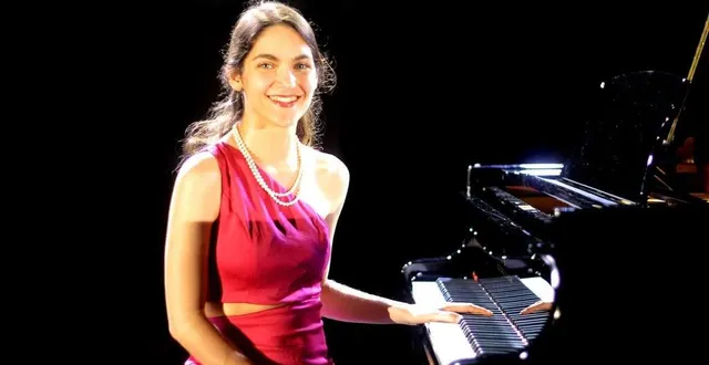 photo  lise khatib, pianiste installée à angers, sera présente au château de la douve, au bourg-d’iré, le samedi 23 novembre. pour un concert mettant en valeur des compositrices encore méconnues. quatre femmes engagées.  &copy;  akoi aka 