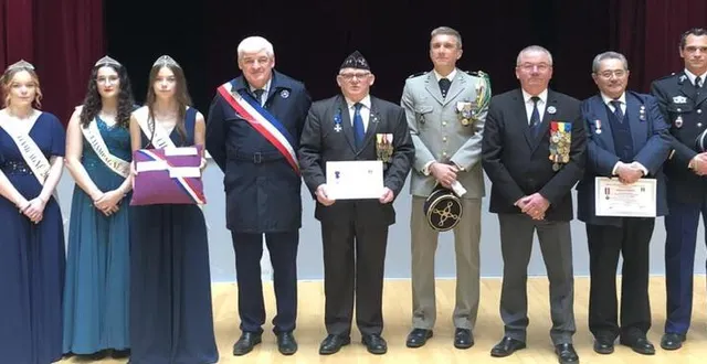 photo  les décorations ont été remises au vin d’honneur.  &copy;  le maine libre 