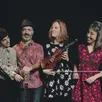 photo  émeline bertrand, marie jacquet, nathalie tomcsyk, accompagné de jean-paul trasfi, composent le groupe début de bal. 