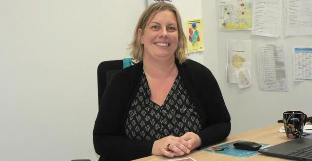 photo  ophélie ligéret, référente familles à cascade, a coorganisé ce premier salon de la parentalité, à marolles-les-braults (sarthe).  &copy;  ouest-france 