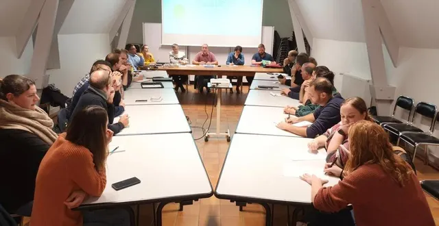 photo  le 4 novembre, une trentaine de belinois volontaires se sont réunis en assemblée générale, à la mairie de laigné-en-belin.  &copy;  ouest-france 
