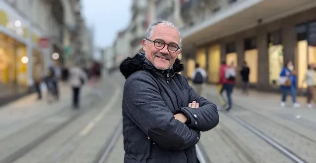 photo  le comédien angevin philippe rolland est l’un des trois fondateurs de la compagnie des arthurs. il est aussi metteur en scène.  &copy;  ouest-france 