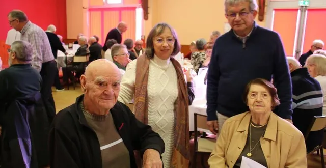 photo  rosita et robert doguet,, entourés de claudie moulard et jean-denis guibert  &copy;  le maine libre 