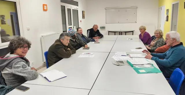 photo  l’assemblée des passionnés de la nature a permis de créer une nouvelle entité associative : vibraye naturellement. à droite, son président, jean-jacques rey.  &copy;  ouest-france. 