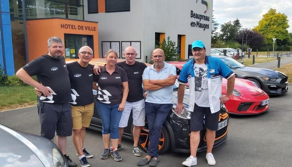 Beaupréau-en-Mauges. Au salon Rétromobile avec Auto moto passion