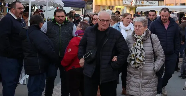 photo  comme l’an passé, la foule sera nombreuse au marché de noël.  &copy;  archives le maine libre 
