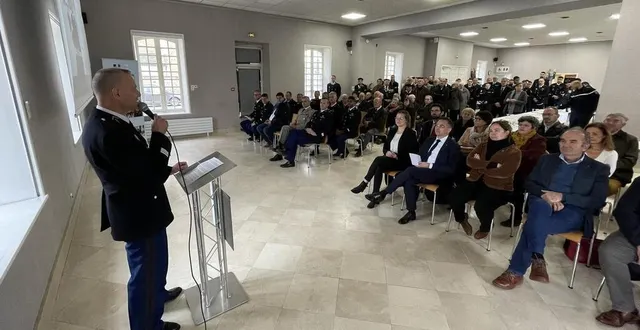 photo  le capitaine boucheron, commandant de la compagnie de gendarmerie du sud-sarthe, basée à la flèche.  &copy;  ouest-france 