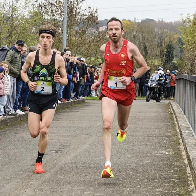 photo la bataille a fait rage en tête de course  ©  photo le maine libre
