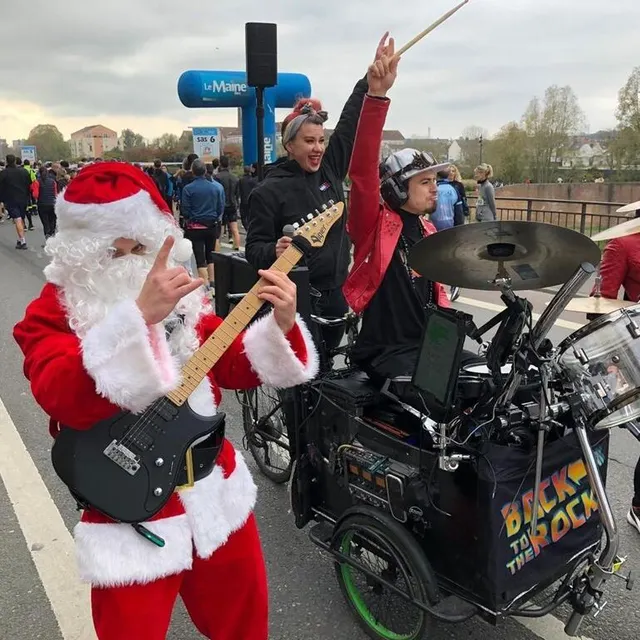 photo le père noël était de la fête.  ©  photo le maine libre