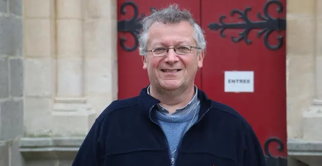 photo  le père christophe peschet est le nouveau curé de la nouvelle paroisse saint-françois en pays fertois, dans l’orne.  &copy;  ouest-france 