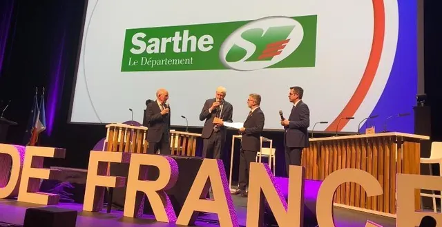 photo  dominique le mèner, président du conseil départemental, a reçu le prix de l’innovation à l’occasion des assises des départements.  &copy;  cd 72 