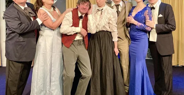 photo  une belle distribution pour une pièce hilarante.  &copy;  théâtre edgar 