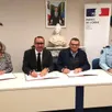 photo de gauche à droite : claudine bellanger (présidente de la cdc), yohan blondel (sous-préfet d'alençon), pierre chivard (maire de carrouges) et roland marzin (gendarmerie de l'orne).