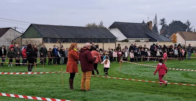 photo  les parents d’élèves sont venus encourager leurs enfants pour le cross annuel de l’école.  &copy;  ouest-france 