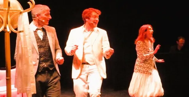 photo  les comédiens-chanteurs embarquent le public dans une intrigue amoureuse extraordinaire.  &copy;  ouest-france 