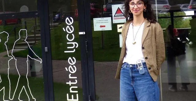 photo  chloé kétibian, devant l’entrée du centre soins études fsef à sablé-sur-sarthe.  &copy;  ouest-france 