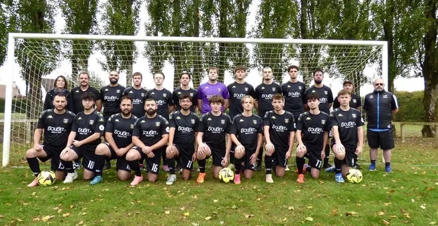 photo  après treize ans d’absence, l’équipe senior d’arçonnay a repris vie pour cette saison 2024-2025.  &copy;  fc arçonnay 