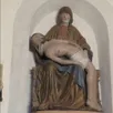 photo  cette pietà, la plus grande de tout le département est particulièrementremarquable car il s’agit d’une statue en bois polychrome.   