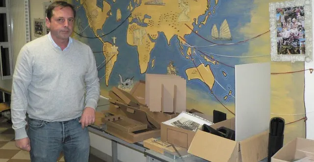 photo  « l’atelier de cartonnage peut s’adapter à une multitude de demandes autour de l’emballage » promet frédéric olivier, directeur.  &copy;  ouest-france 