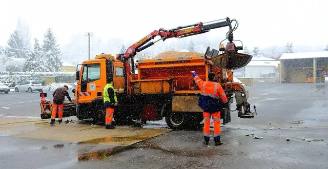photo  le dispositif de viabilité hivernale du conseil départemental de la sarthe est activé. il vise à assurer la praticabilité des routes durant l’hiver.  &copy;  cd72 