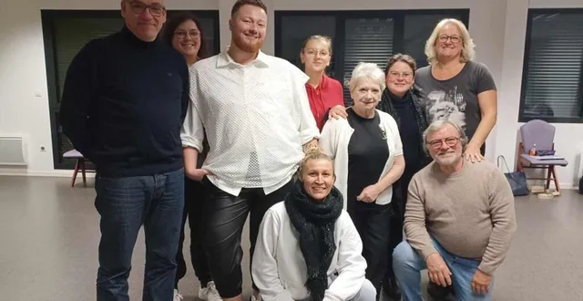 photo  la troupe est prête pour son prochain spectacle.  &copy;  le maine libre 