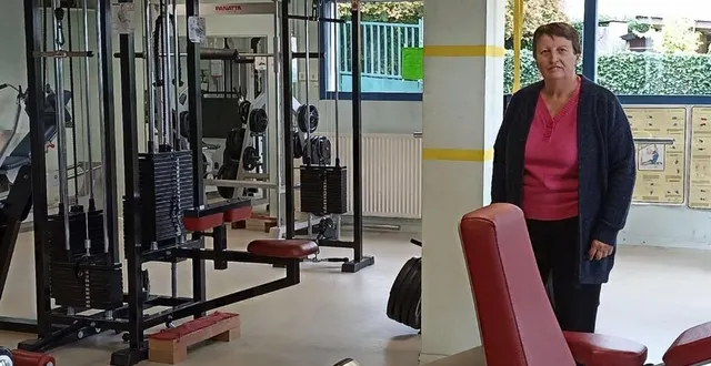 photo  éliane lallemand, présidente de la maison pour tous, au milieu des nombreux appareils de musculation.  &copy;  le maine libre 
