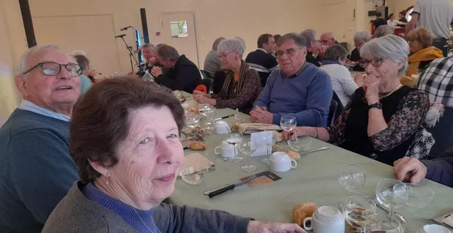 photo  les convives ont apprécié le repas.  &copy;  le maine libre 
