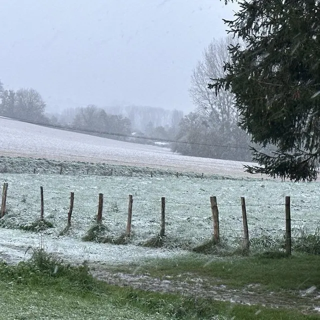 photo la neige à saint-vincent-du-lorouër, ce matin.  ©  ouest-france