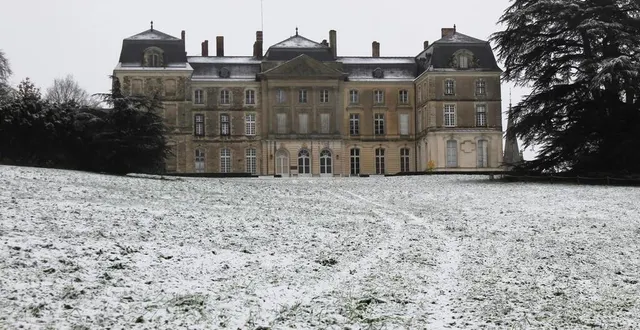 photo  le château de sablé-sur-sarthe sous la neige, ce jeudi 21 novembre 2024.  &copy;  ouest-france 