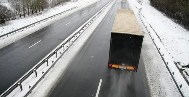 photo  un poids lourd circulant au sud d’alençon sur l’a28 (photo d’illustration).  &copy;  archives ouest-france 