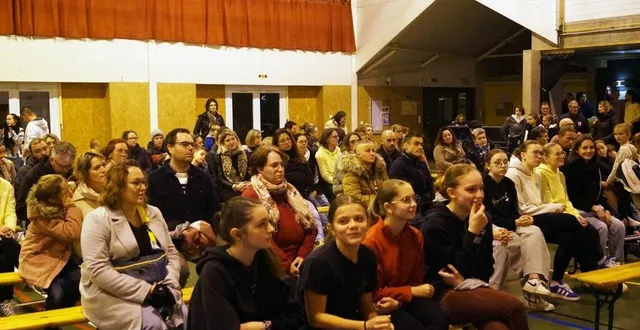 photo  la soirée s’est terminée par un apéritif dînatoire.  &copy;  ouest-france 